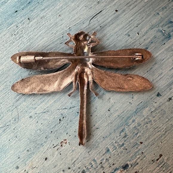 Green enamel dragonfly pin with rhinestones on its wing tips and peach body - Picture 9 of 11